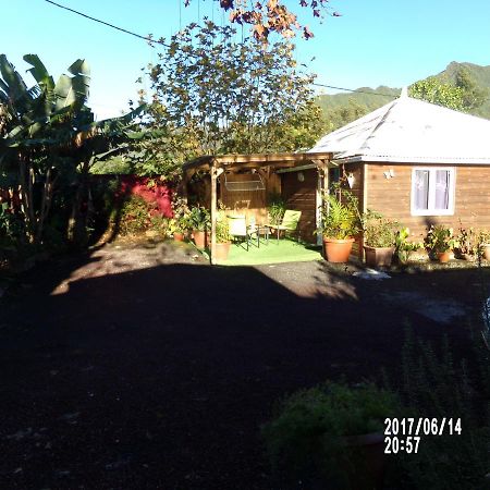 Bed and Breakfast Les Aubepines Bras des Calumets Exterior foto